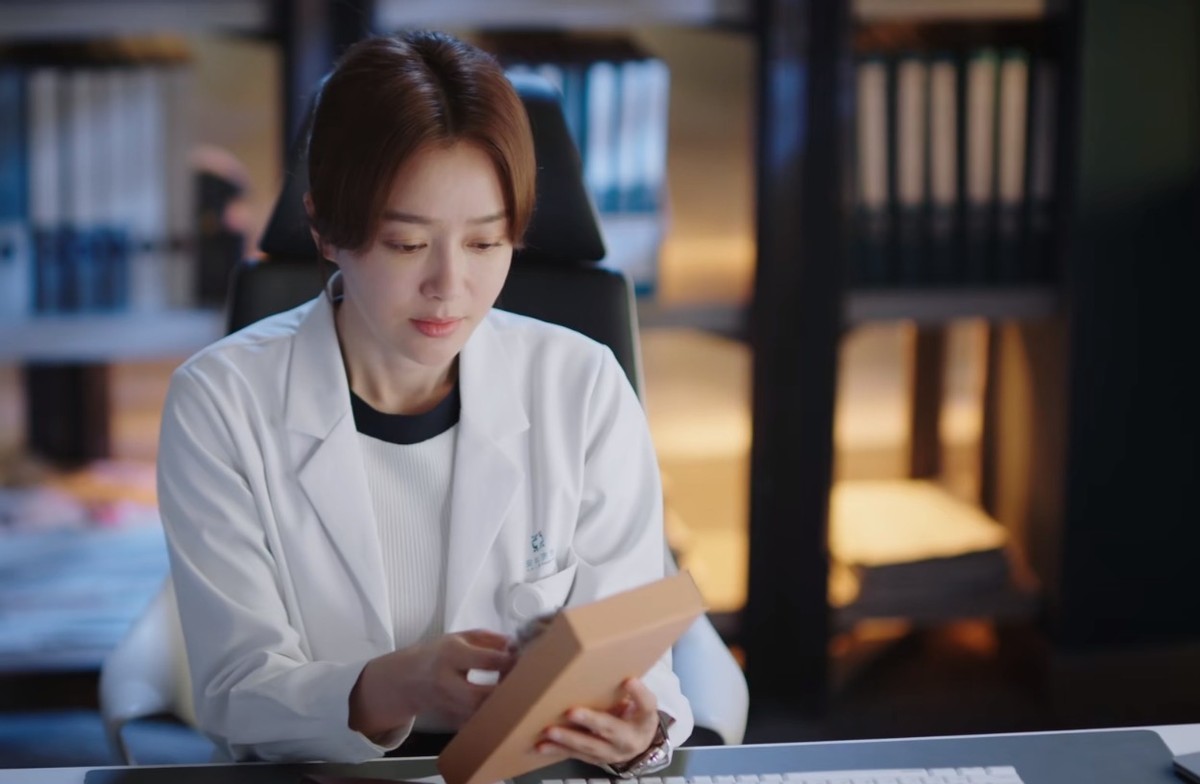 《关于唐医生的一切》开播！王耀庆刘奕君演配角，这阵容该爆了吧