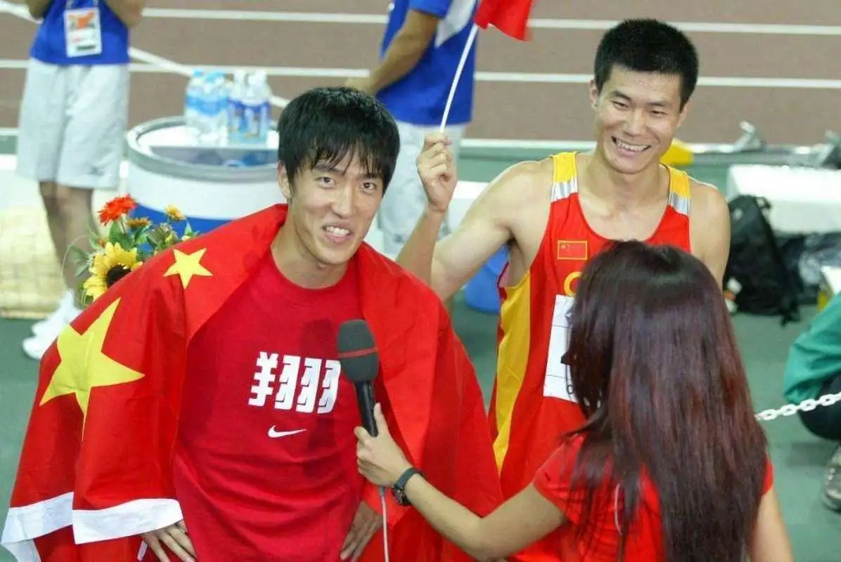 18年后再看史冬鹏追赶刘翔10年成千年老二如今家庭事业双丰收