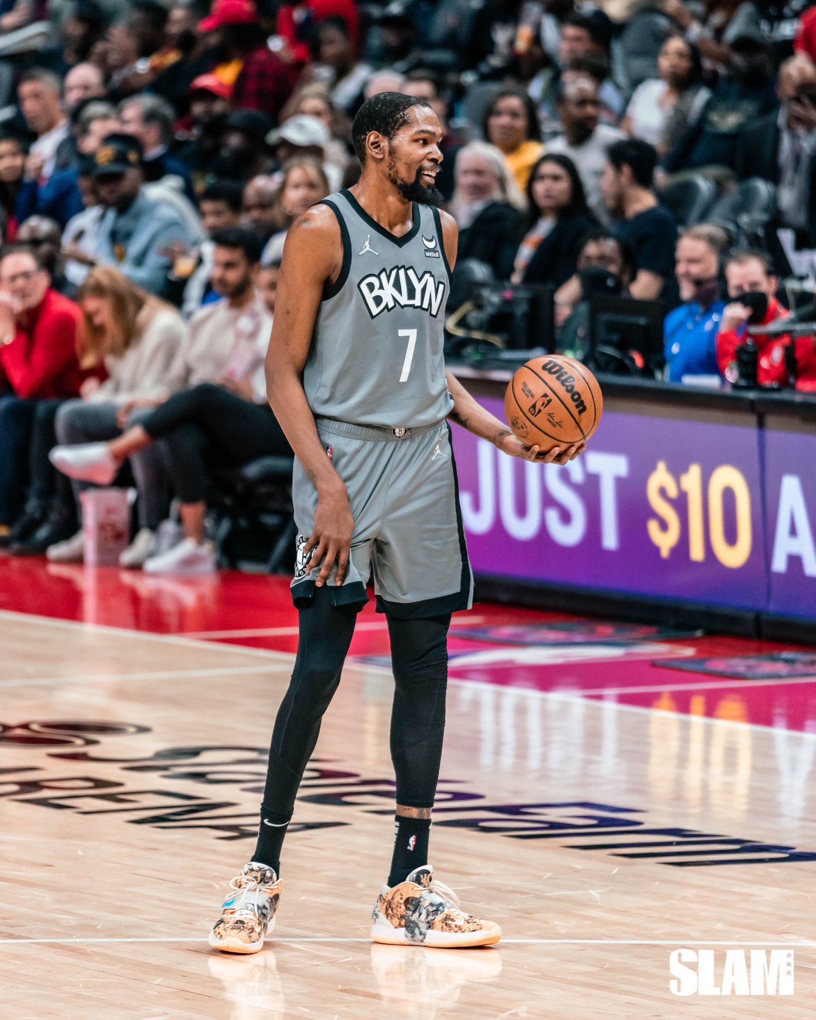 nike杜兰特系列篮球鞋(KD15正式曝光！中底科技拉满，低帮造型太休闲，超越LBJ系列？)