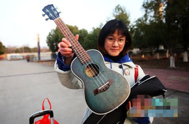 多所高校“紧急”叫停放假，官方倡导就地过年，还有一个好消息