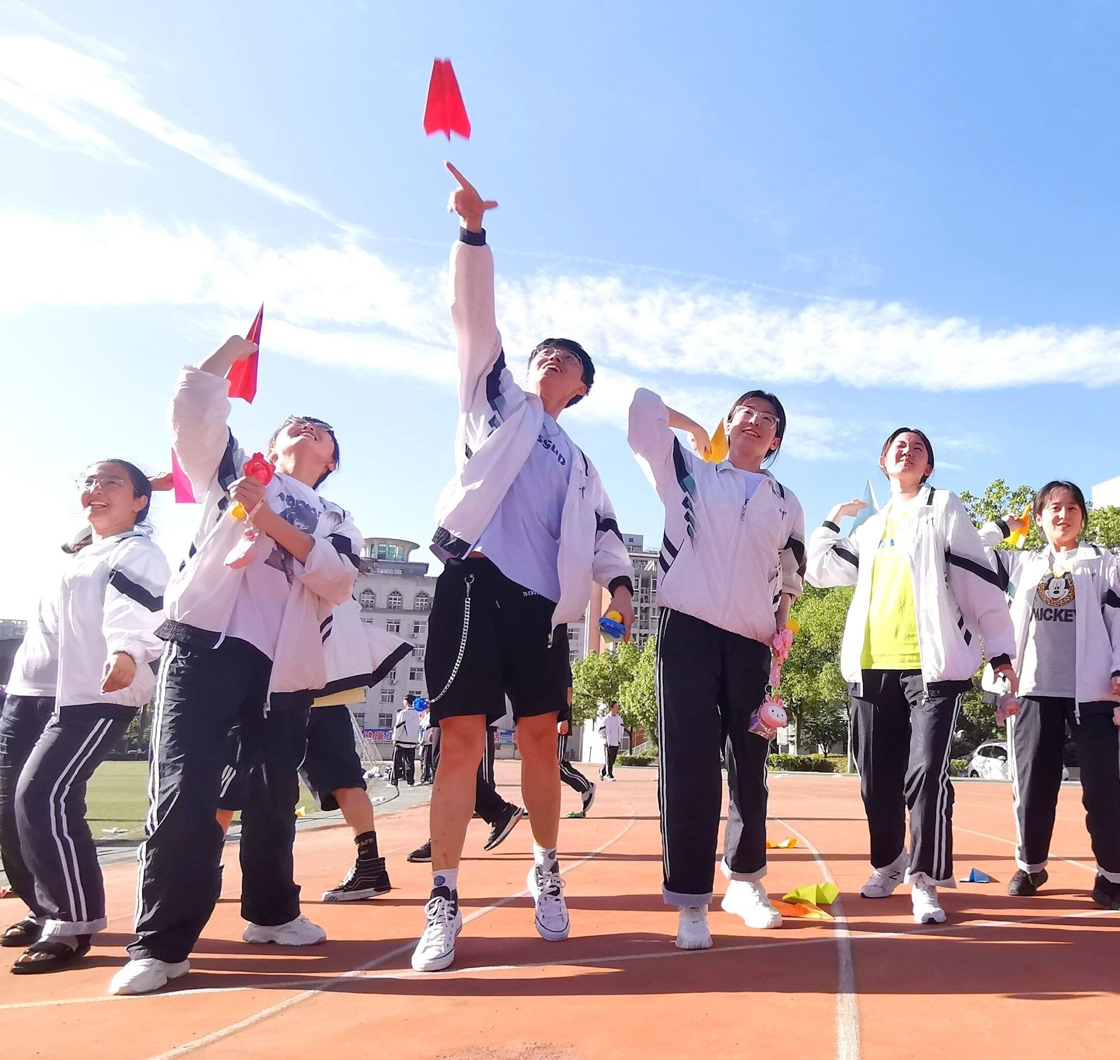 专科本科是什么意思(大专生和本科生区别在哪？大专生算大学生吗？学生自己也迷糊)