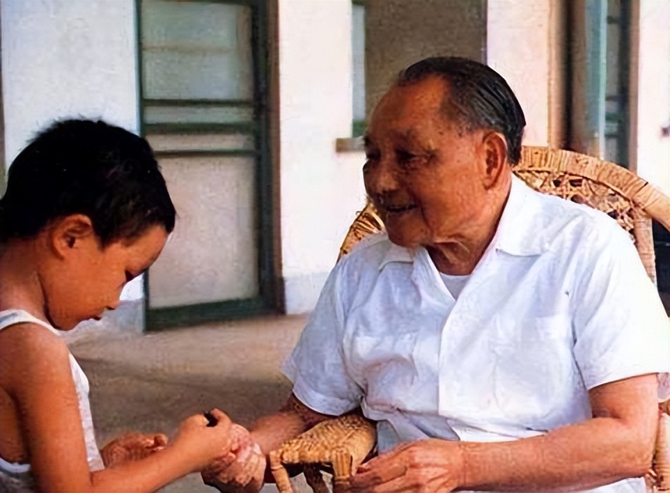 在哪跌倒就从哪爬起（1989年，邓小平提出一个申请，中央慎重考虑后，批示：同意）