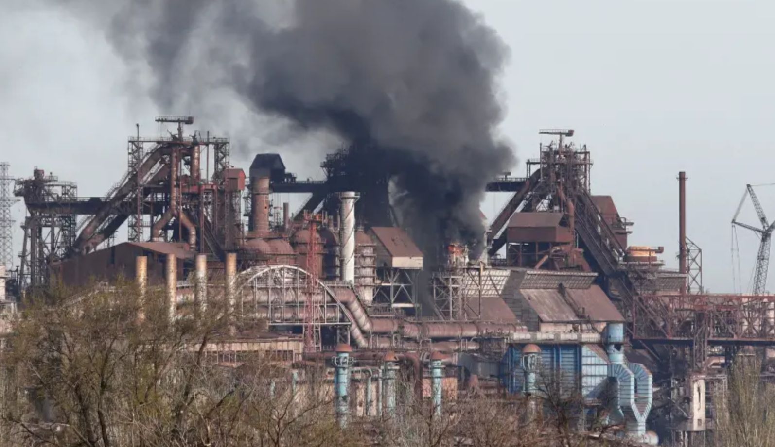 ��ý������Ӫ����ս����600�����߳�����Ͷ����������װ������