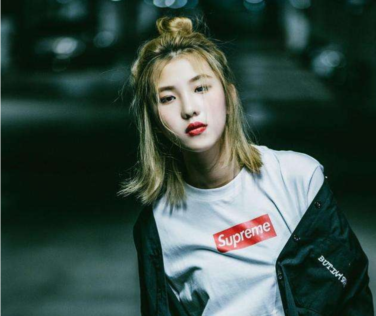 变形记16岁女巨婴：每天花销过万，吃饭要人喂，如今变化很惊艳