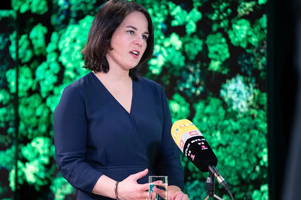 ��ý���¹�32�����״γ���ó�����������ڽ����Ի��ѹ�