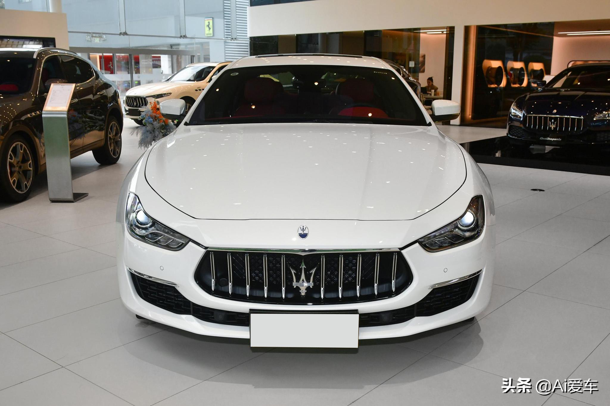 2.0T+330马力后驱，大尺寸超豪华进口大轿车，实拍玛莎拉蒂Ghibli