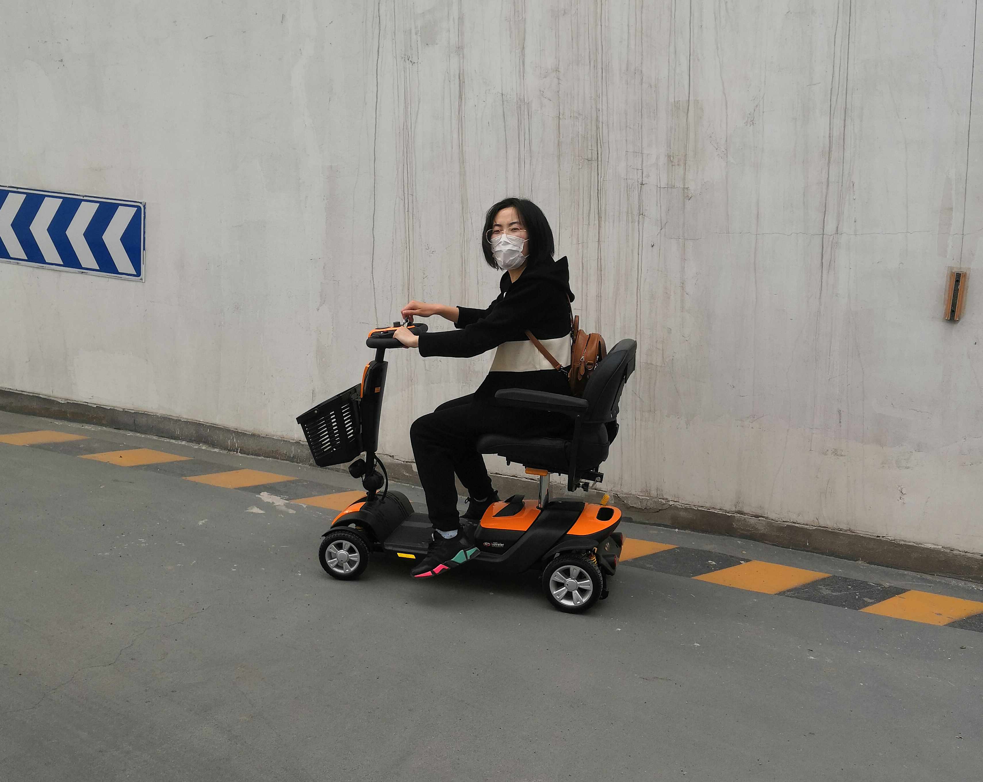 智能老人代步车实现出行自由