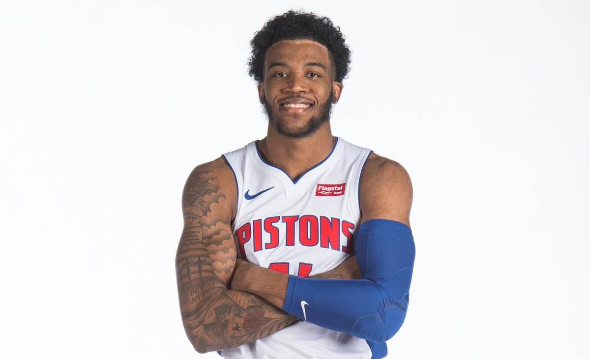 二零二零年选秀（美媒重排2020年选秀，超级后卫大年，内线没一个好用的）