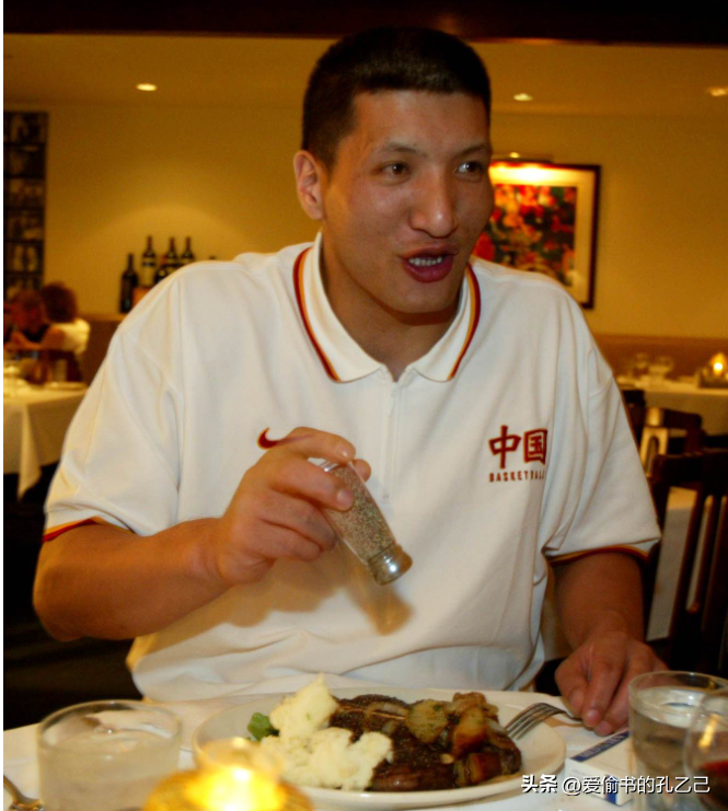 江苏男篮主教练李楠简历（小李飞刀李楠：婚礼请歌手李楠唱歌，和妻子早恋，儿子已2米19）