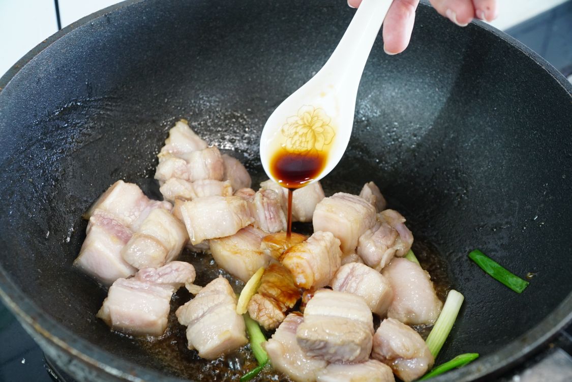 春天，菜市場碰上它別放過，和五花肉燜一鍋，味道真是香得厲害