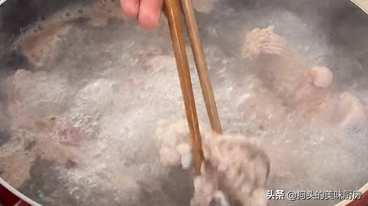 排骨这样做真的好吃，不仅有肉吃还有汤喝，肉汤鲜美，非常实用