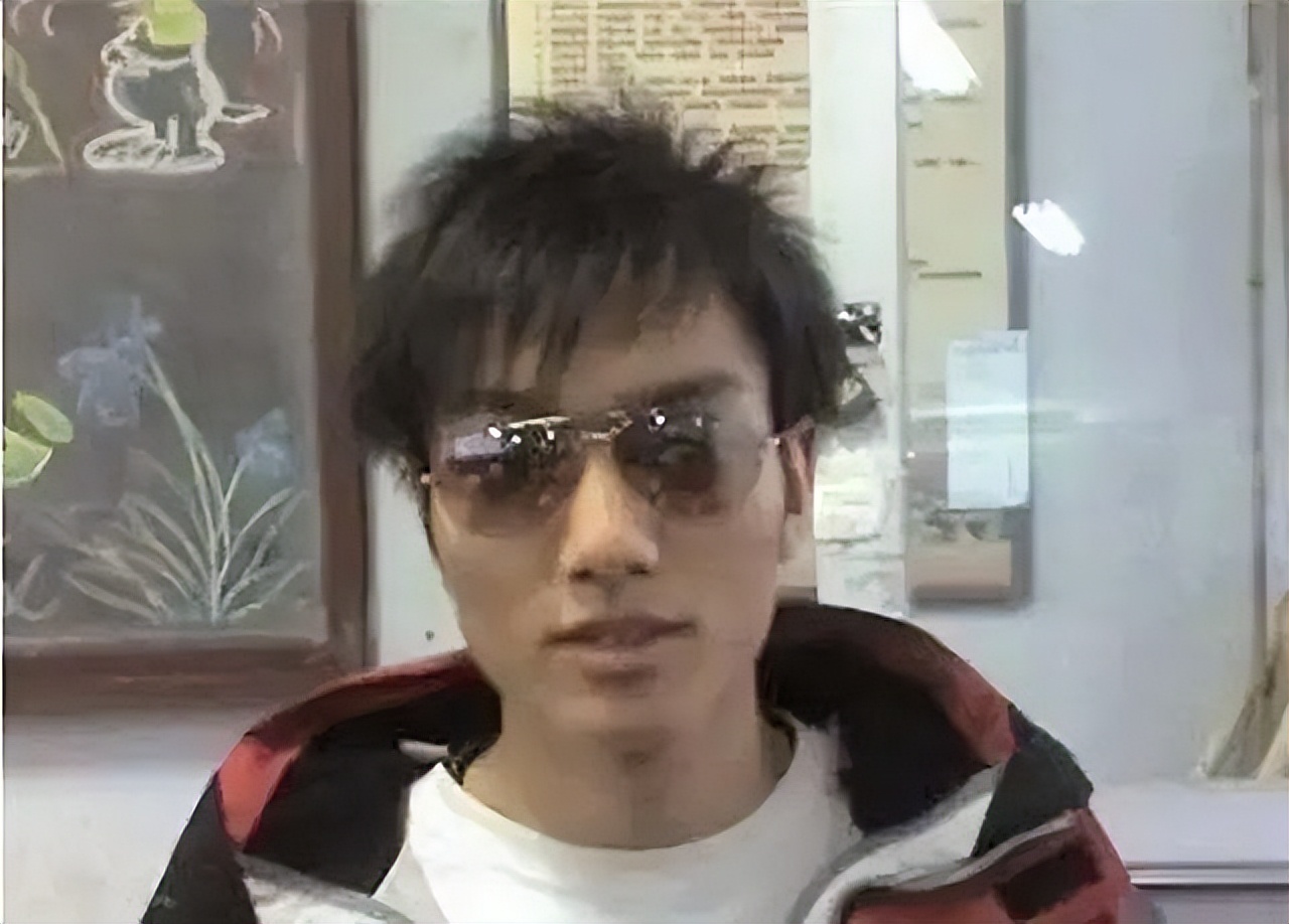 “我爸是李刚”的李启铭，出狱后找工作连吃闭门羹，成为装修工人