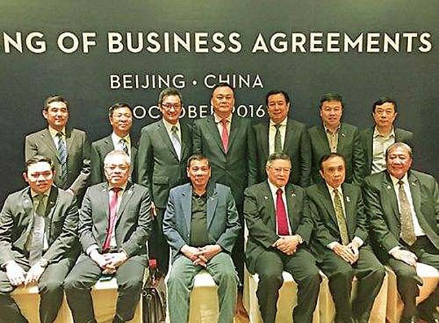 身价超过百亿元，比何鸿燊还牛的赌王，被菲总统下令逮捕却找不到