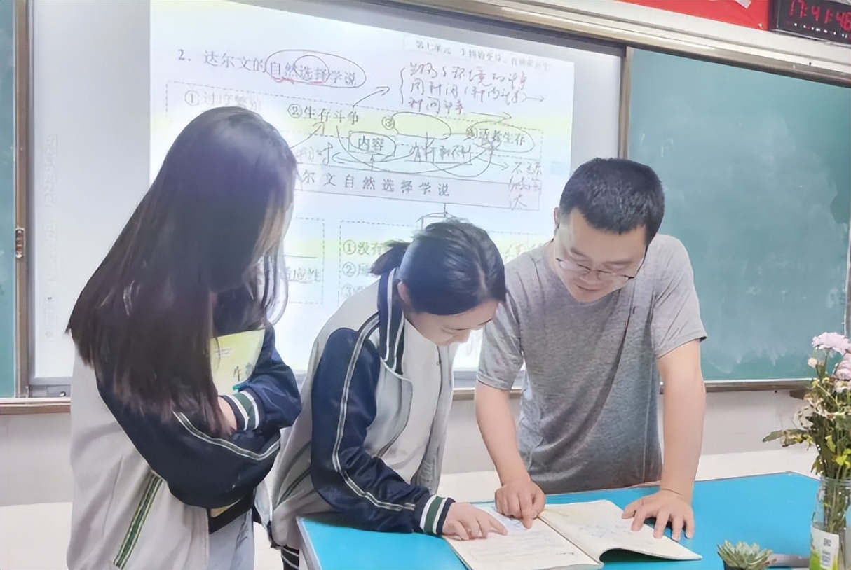 中国百强中学名单出炉，衡水中学仅排第二，榜首实力有目共睹