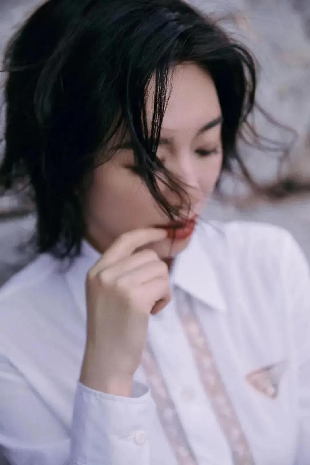 张天爱、杨幂杂志大片，清纯唯美，炫彩多姿