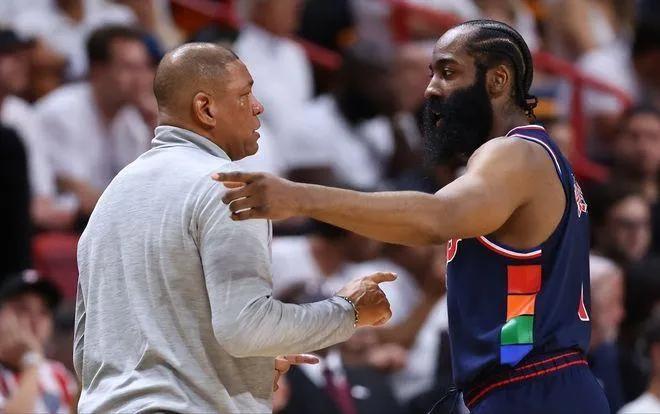 nba大事件有哪些2019（盤點本賽季十大熱門事件！雷霆三少成反面教材，勇士花3.46億奪冠）