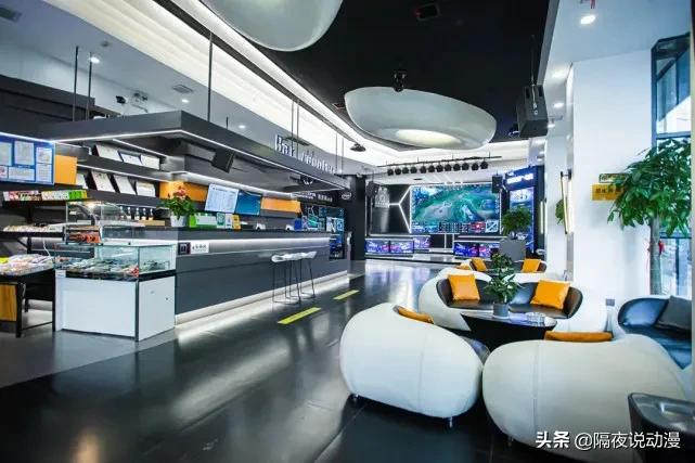 从鄙视链底端到“成年人秘密基地”!网吧正在借“电竞酒店”重生