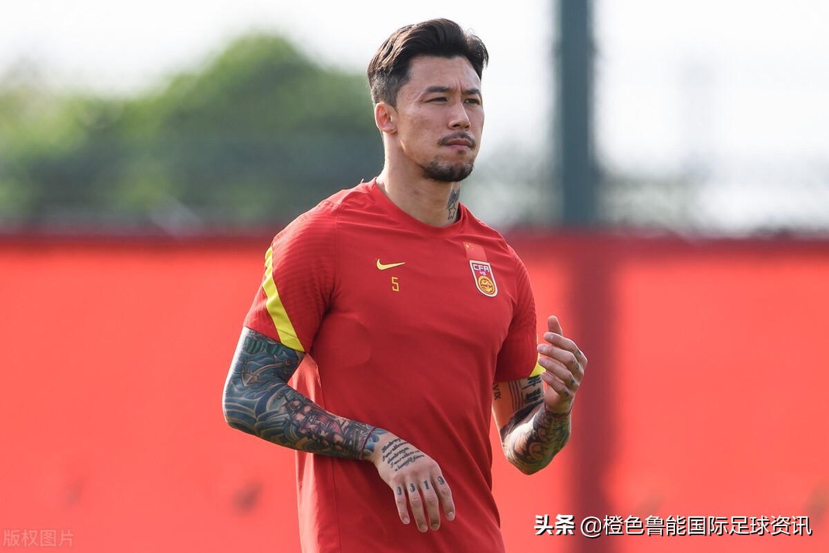 中超球员为什么年薪高（为什么国内男足球员薪资突然水涨船高？国家队已经没真高薪球员了）