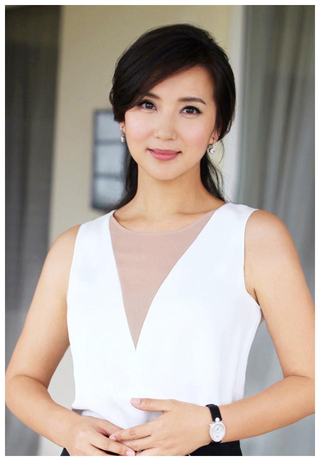 "万人迷"陈好:巅峰时结婚生子,隐退娱乐圈,如今回归为人师表