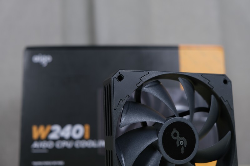 618来临，装机配置之i5-12400+16G+爱国者冰魄W240上机