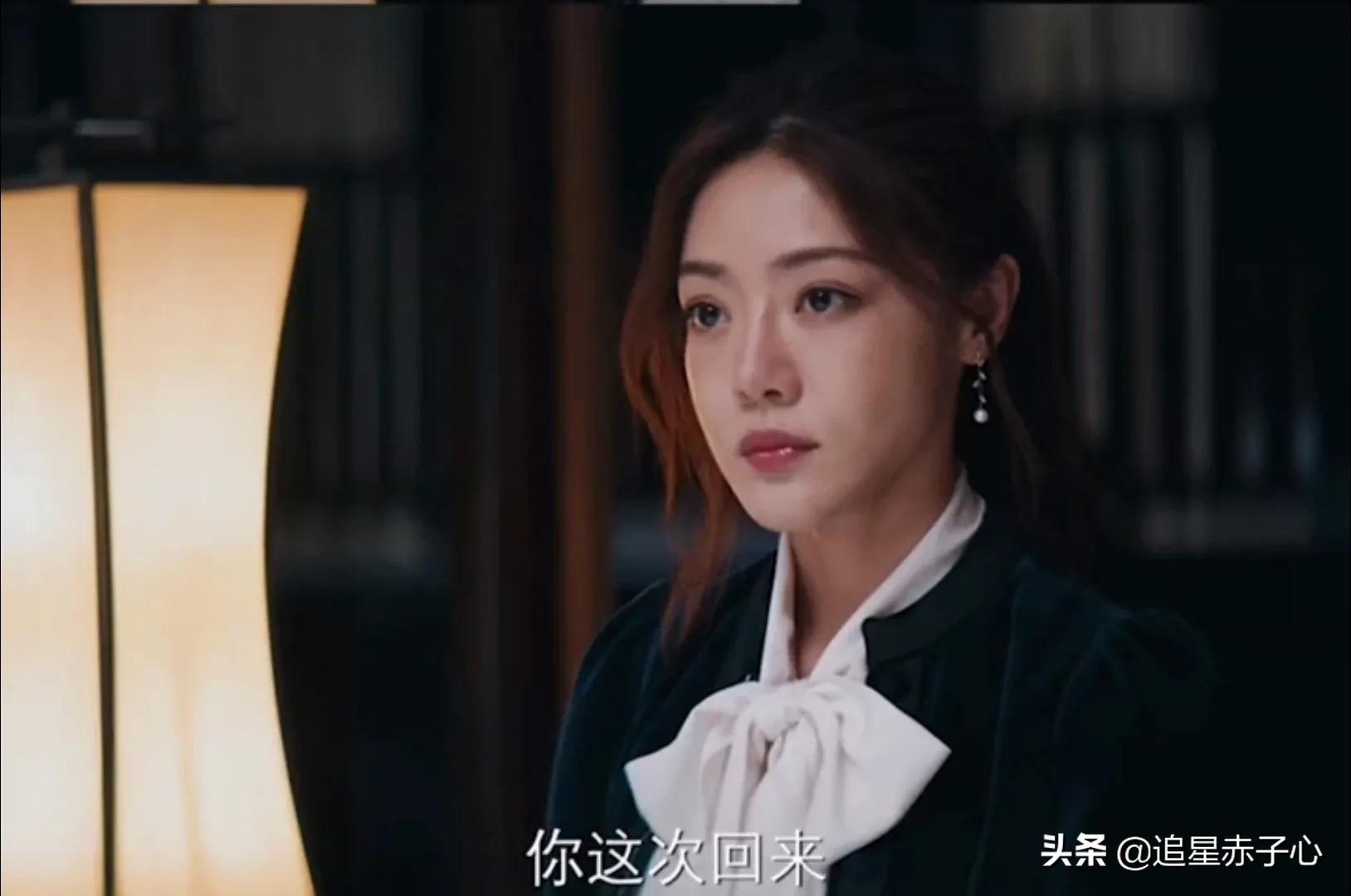 邓家佳霸屏网络，四部重头戏轮番开播，“唐氏表演法则”开花结果