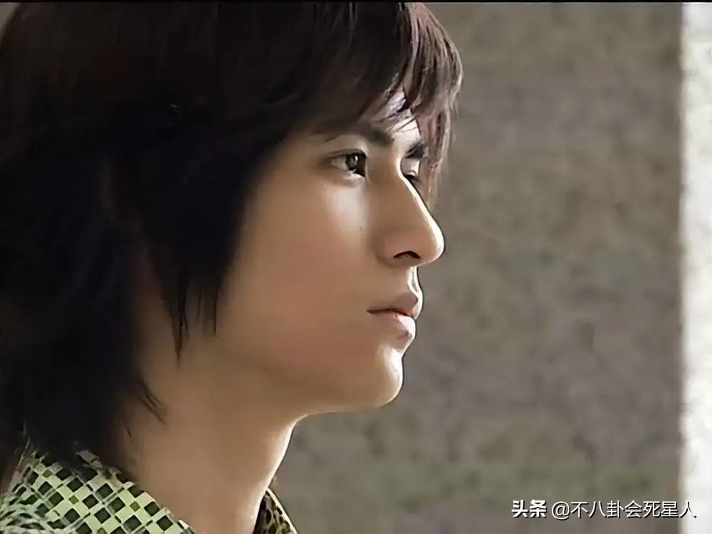 10位港台长发男星，郑伊健帅气逼人，伍佰气质狂放不羁