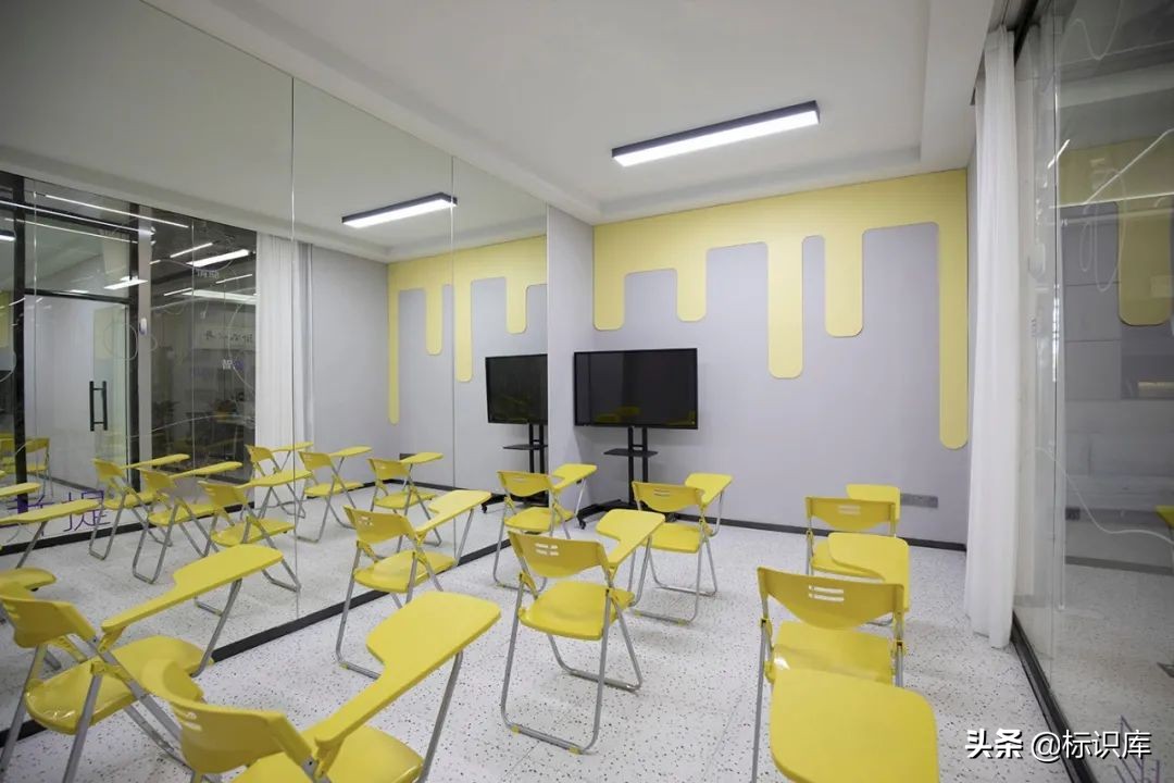 教育导视｜殷丹语言艺术培训学校导视设计