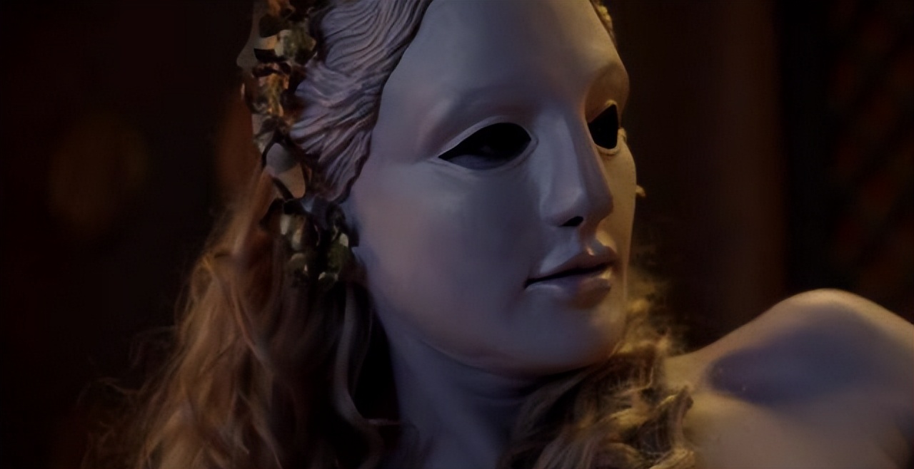 《斯巴达克斯》老板娘为何要陷害伊利西亚?让她和小斯金面具大战