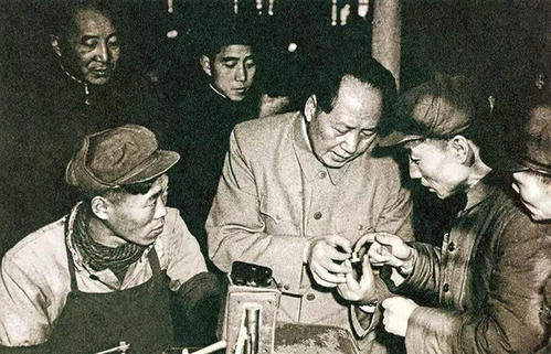 没读过军校的毛主席，为何指挥能力远超蒋介石和麾下的黄埔高材生