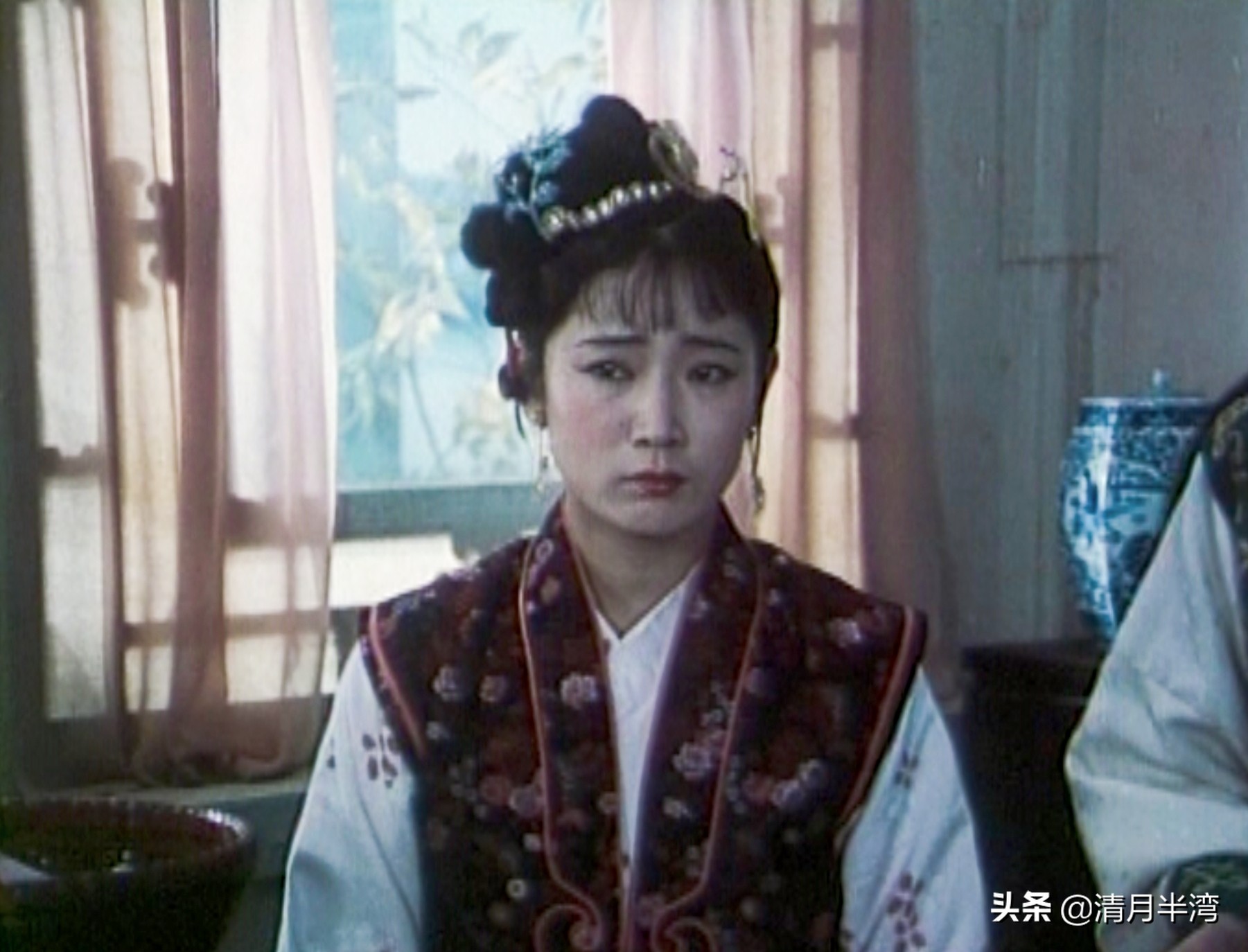 北影版《红楼梦》40位美人集锦，耐看不撞脸，打酱油的都惊鸿一瞥