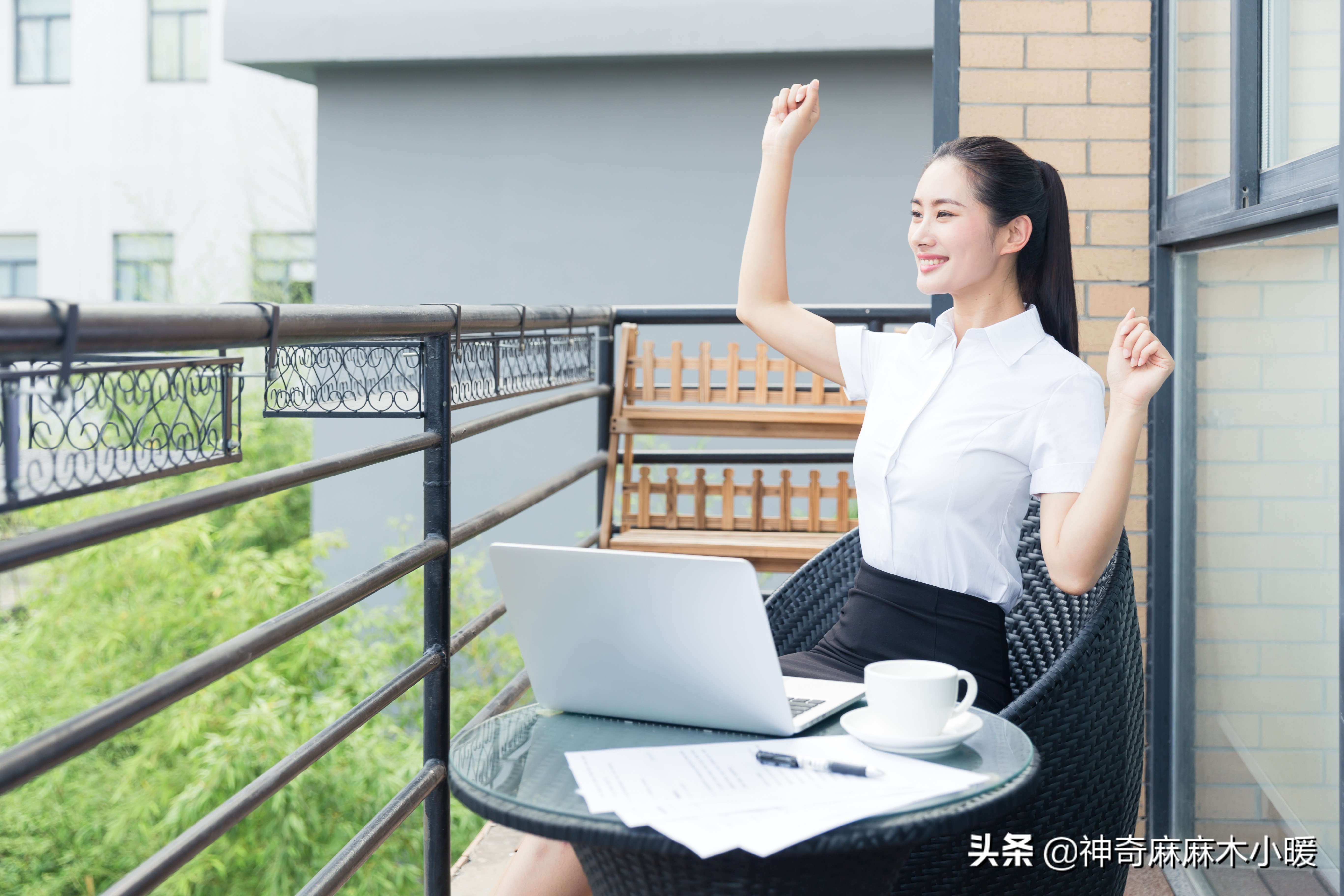 90后留学生当住家保姆：我供你读这么多年书，就是让你伺候人的吗