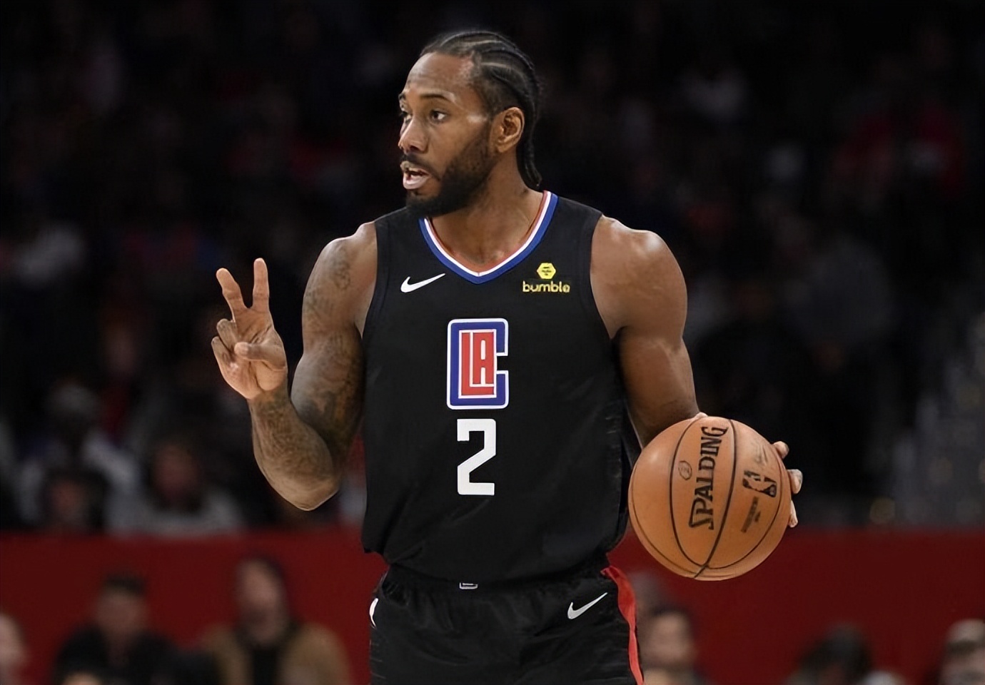 NBA人员(美媒评选现役NBA联盟前十球星：哈登垫底，詹姆斯仅排第六名)