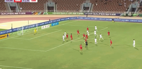 中国足球对阿曼比（半场-国足0-1阿曼 阿拉维世界波破门戴伟浚远射造威胁+送妙传）