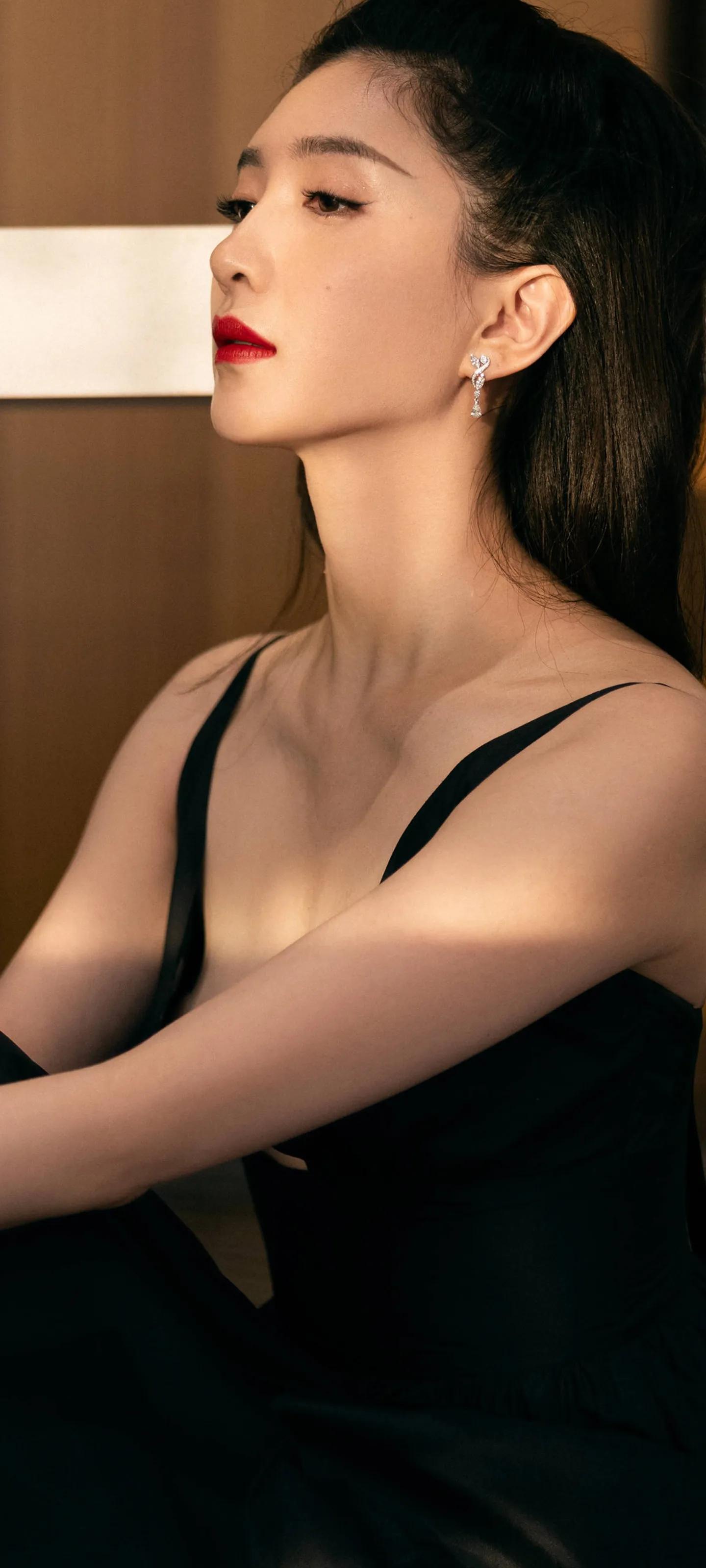 江疏影｜黑色是浪漫是典雅｜美图