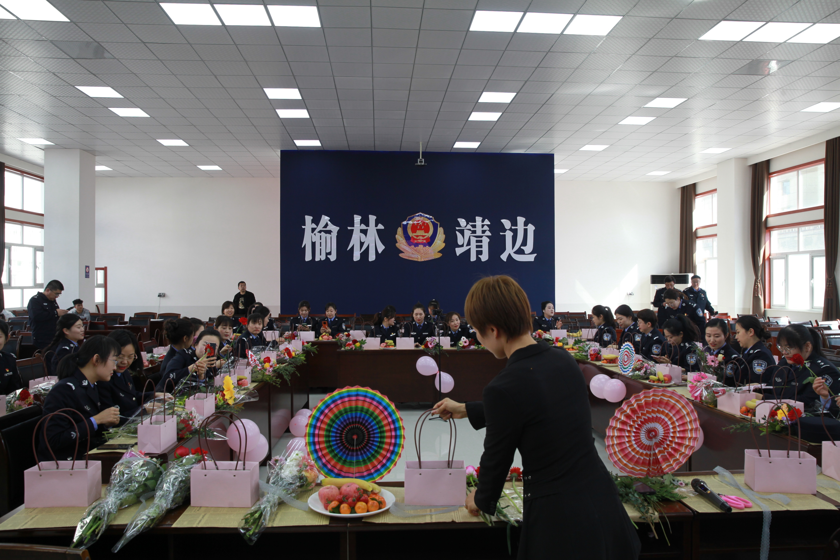 铿锵警花印初心 灼灼芳华绽警营——靖边县公安局开展庆祝“三八”妇女节系列活动