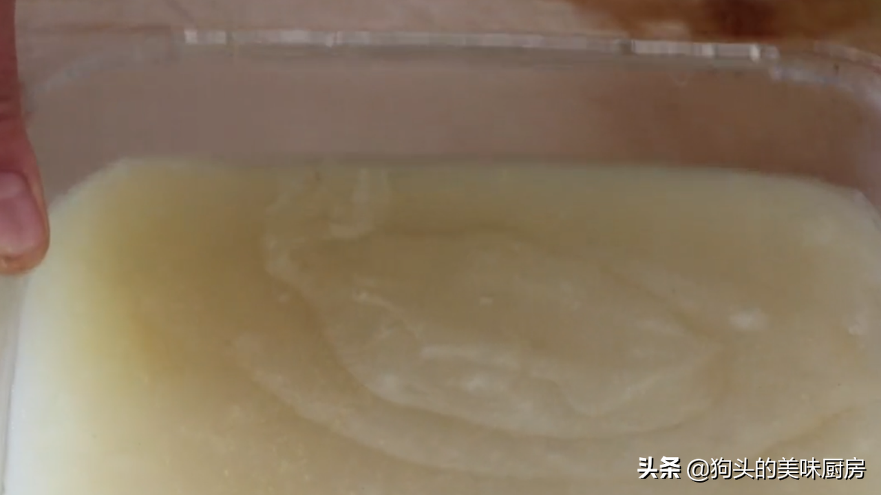 冬天吃梨有好处，教你一个做法，Q弹爽滑，润肺生津，做给孩子吃