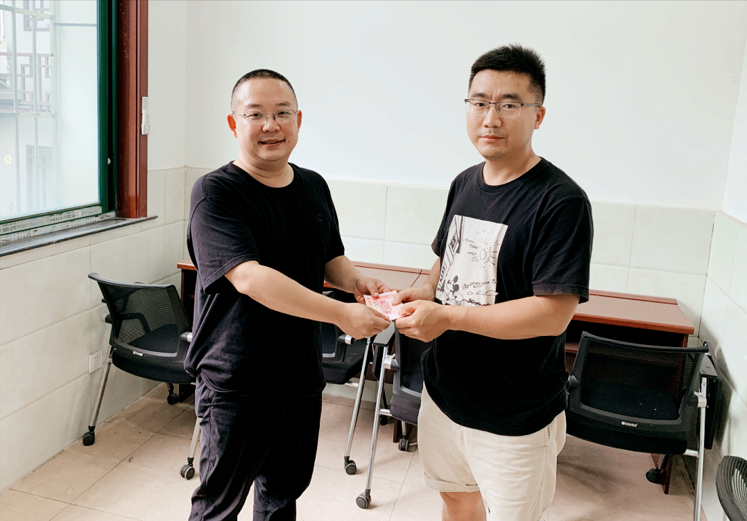 犍为县中医医院：“七一”慰问党员，传递关心关爱