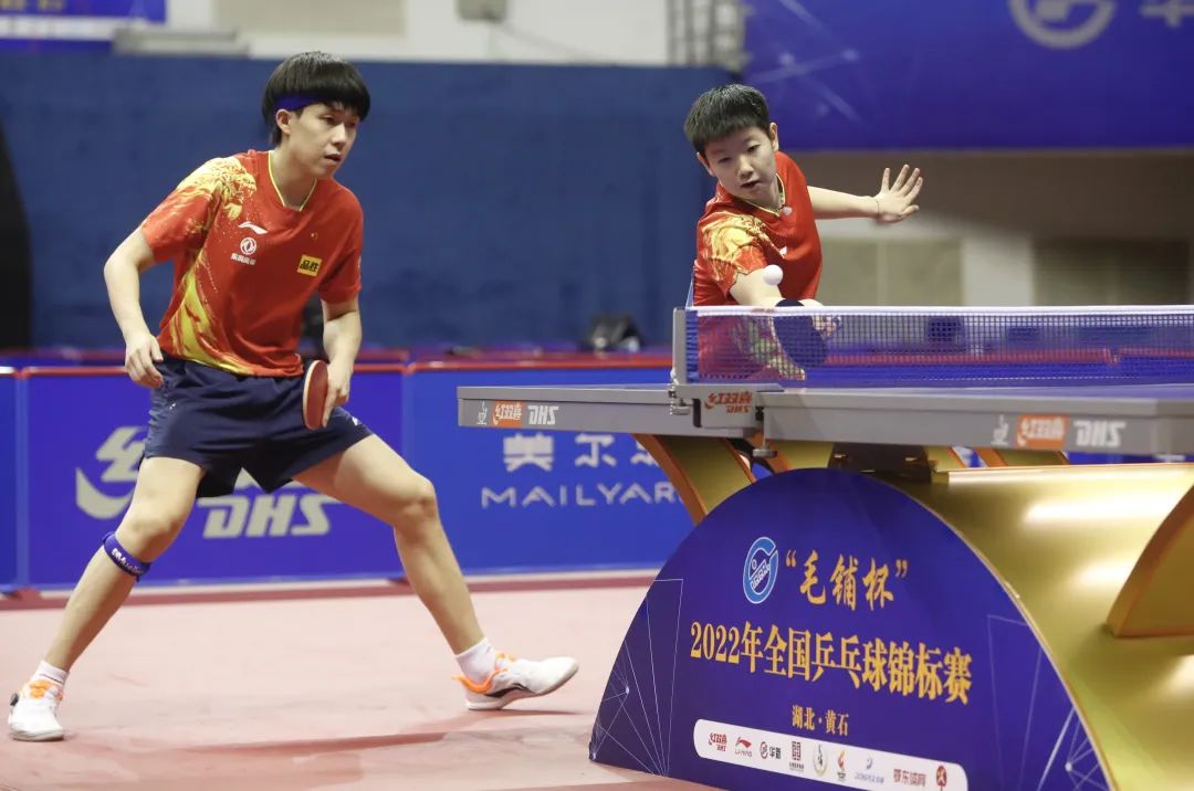 混雙乒乓球幾局贏（林高遠(yuǎn)／王曼昱4比2勝王楚欽／孫穎莎，時(shí)隔三年再奪全錦賽混雙冠軍）