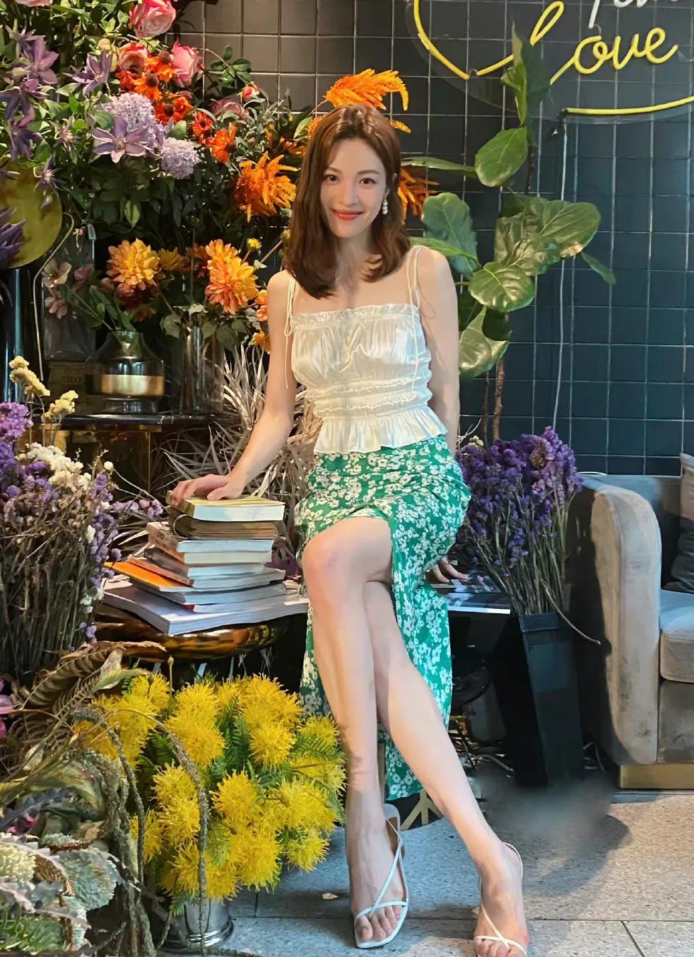 钟楚曦近期穿搭