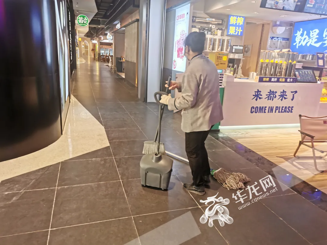 帖进现场丨逛大悦城成了“找bug”之旅？开发商：正在改