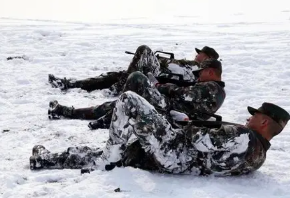 有军旅梦的大学生注意了，直系亲属没有污点，政审也会受影响