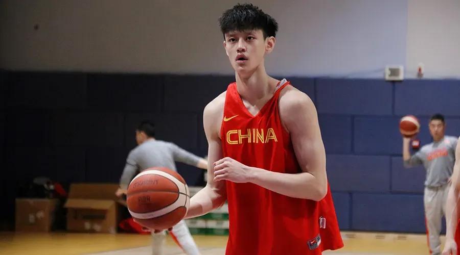 nba为什么没有身高207(天赋不输易建联！均场只得3分！却急于参加NBA选秀？谁之过？)