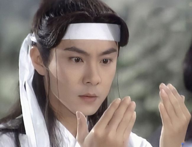 抹额造型别乱用，有人冷峻洒脱，有人呆萌可爱，关键还得脸型扛