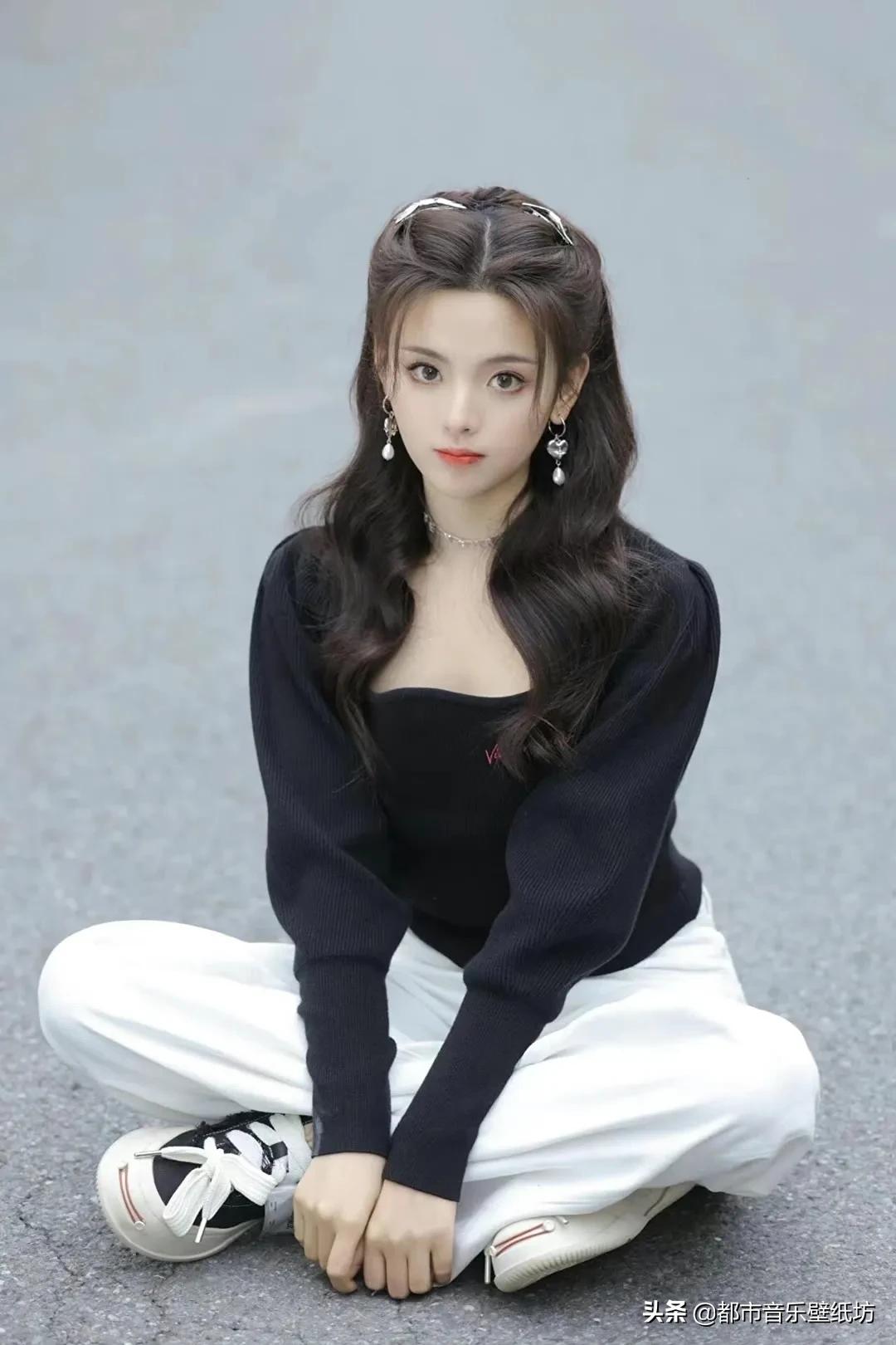 杨超越高清时尚穿搭美图壁纸