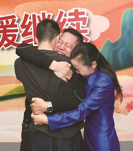震撼！100张照片带你回顾2021，疫情第二年，这些事永远难忘...…