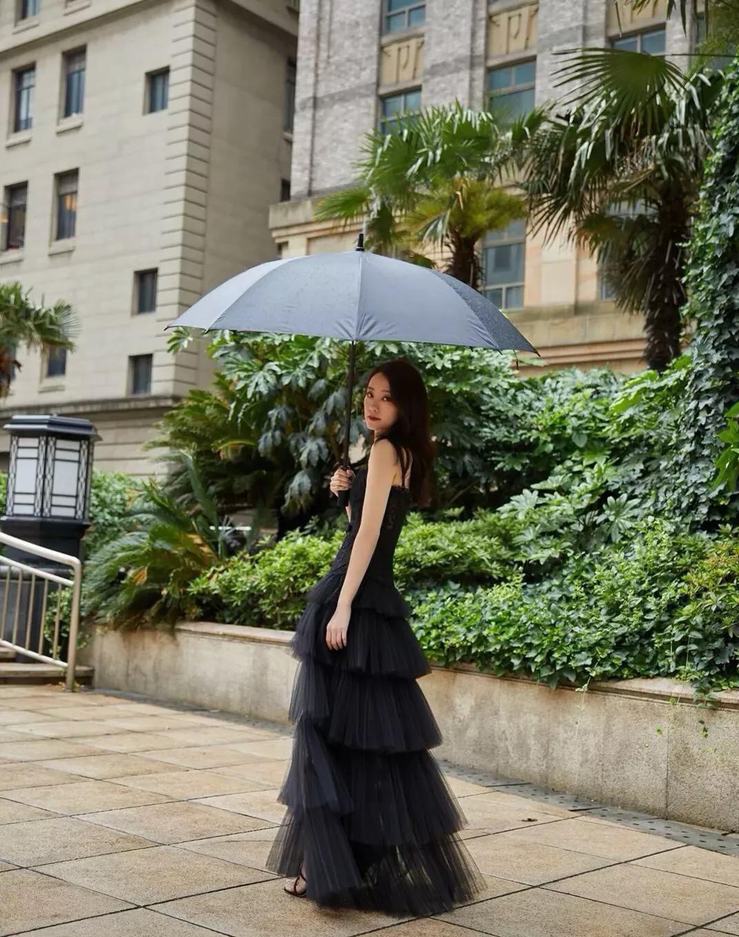 明星俏佳人：不是时代抛弃了张小斐，而是她读懂了“清醒”二字