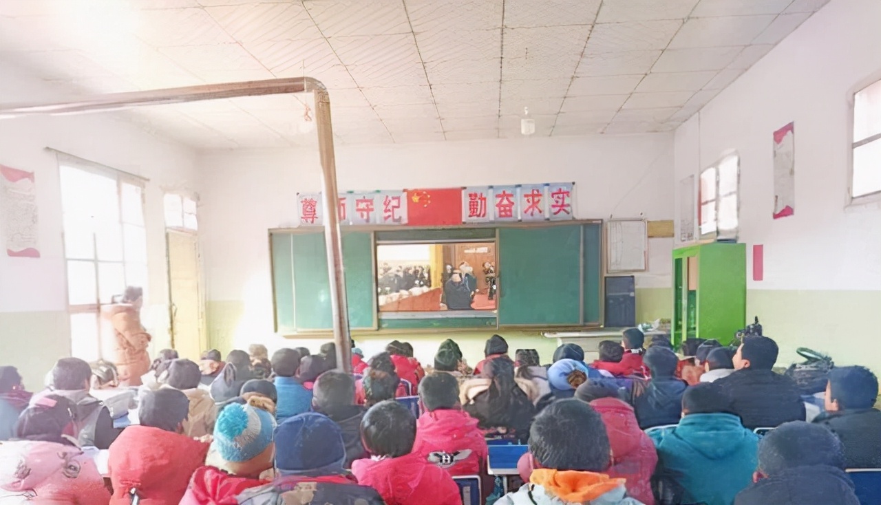 搬砖男孩高考620分，工地收到录取通知书，如今成边防排长