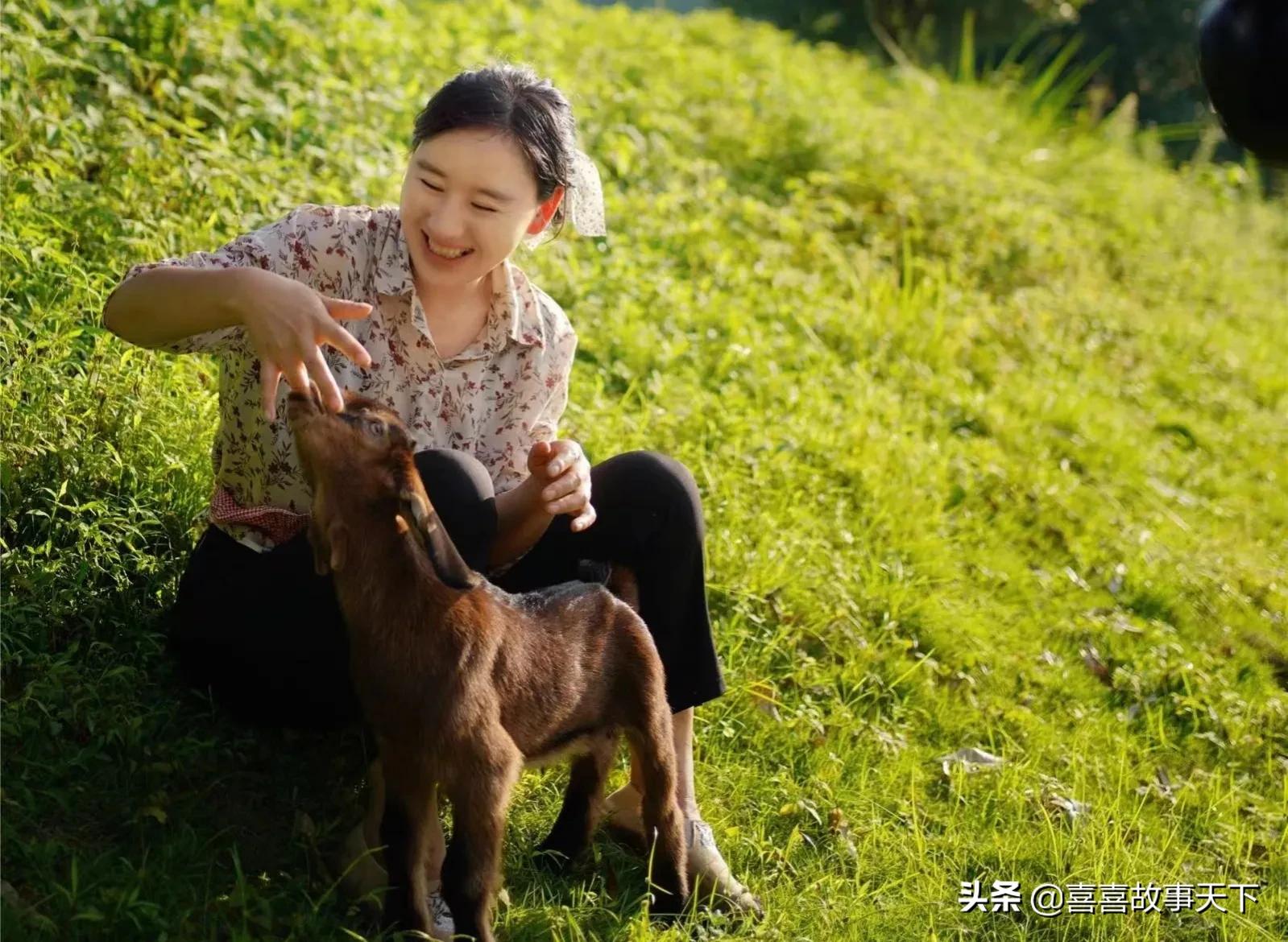 福建35岁妈妈，带女儿回乡种地，靠短视频卖农产品，还带村民致富