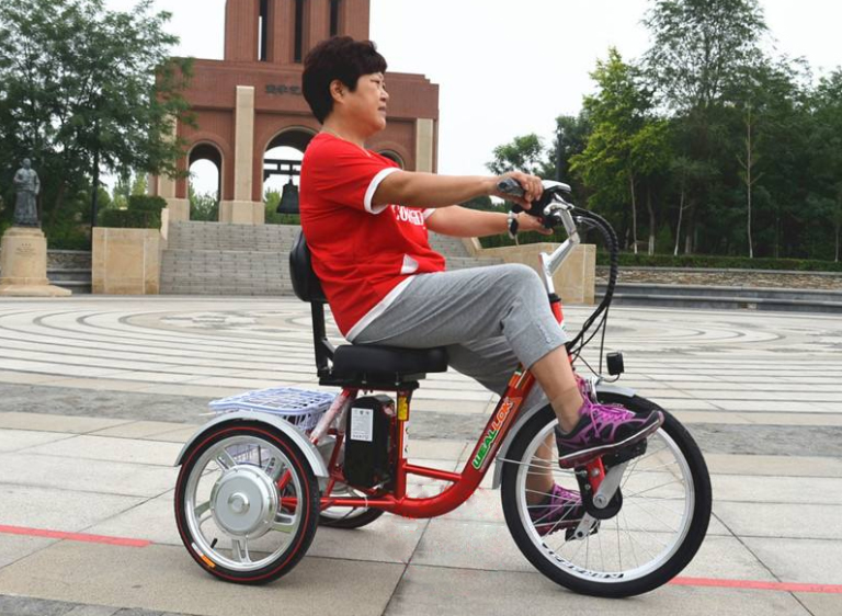 但在国外,这类车十分受欢迎,它就是人力 电力同时助力的车型,骑行它的