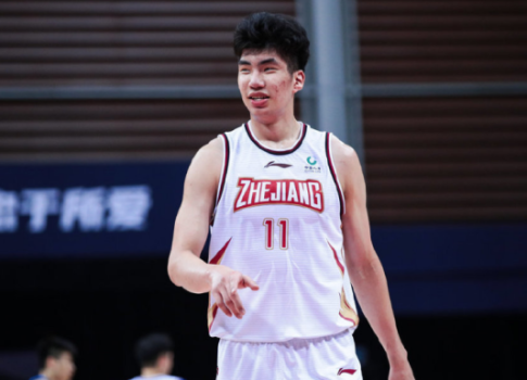 余嘉豪为什么不去nba(太狂了！余嘉豪霸气言论表达对落选不满 奈何生错时代他真没机会)